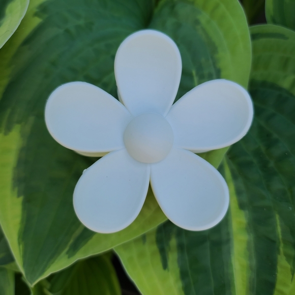 Flower Claw Clips | Set of 4 Hair Clips - Picture 9 of 15